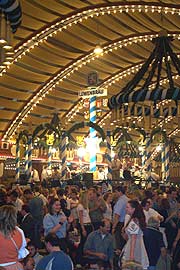 Gewinnen sie einen Tisch in der Löwenbräu Festhalle auf dem Oktoberfest  (©Foto: Martin Schmitz)